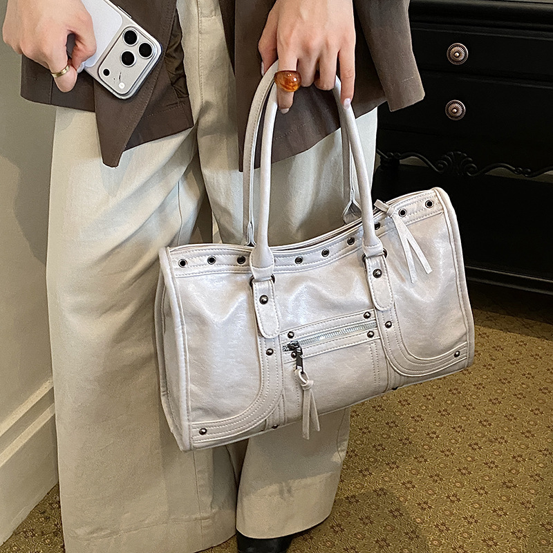 Motorcycle Handbag Retro Women - огляд і ціна Leatherwork Rivets